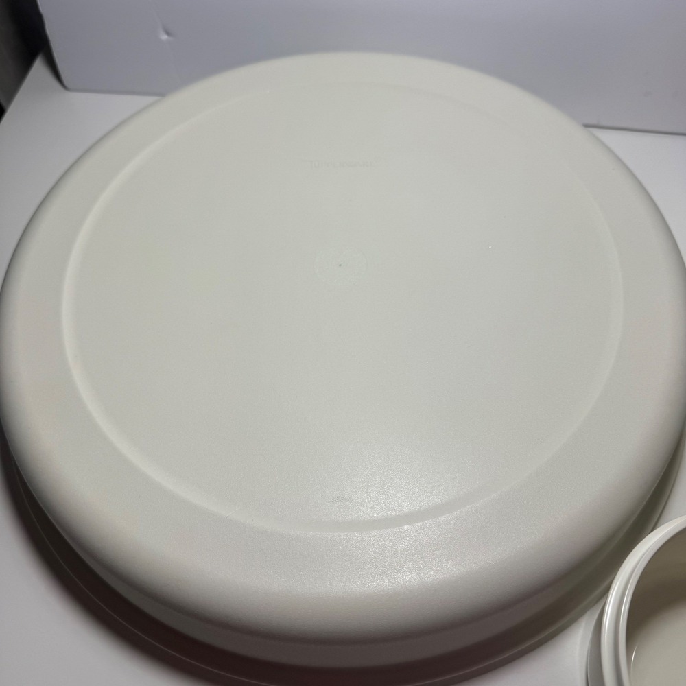 VTG Tupperware Divided Serving Platter w Center Bowl and Lid‎ Beige 3 Pc 1666-3 - Picture 6 of 12